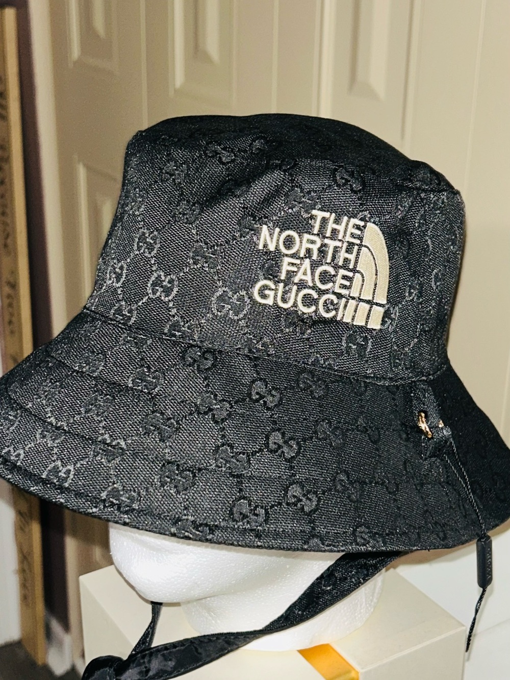 The North Face x Gucci Black Monogram Bucket Hat reversible (7/3/8”)
